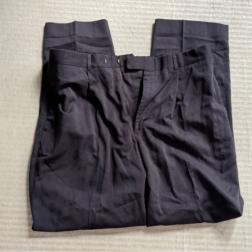 DKNY men’s dress pants size 36 x 32 Black
